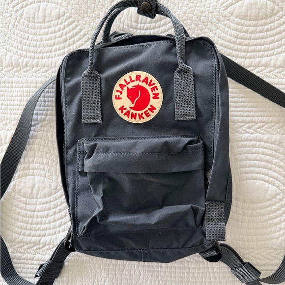 Fjallraven Kånken Charcoal Backpack - Picture 5 of 5
